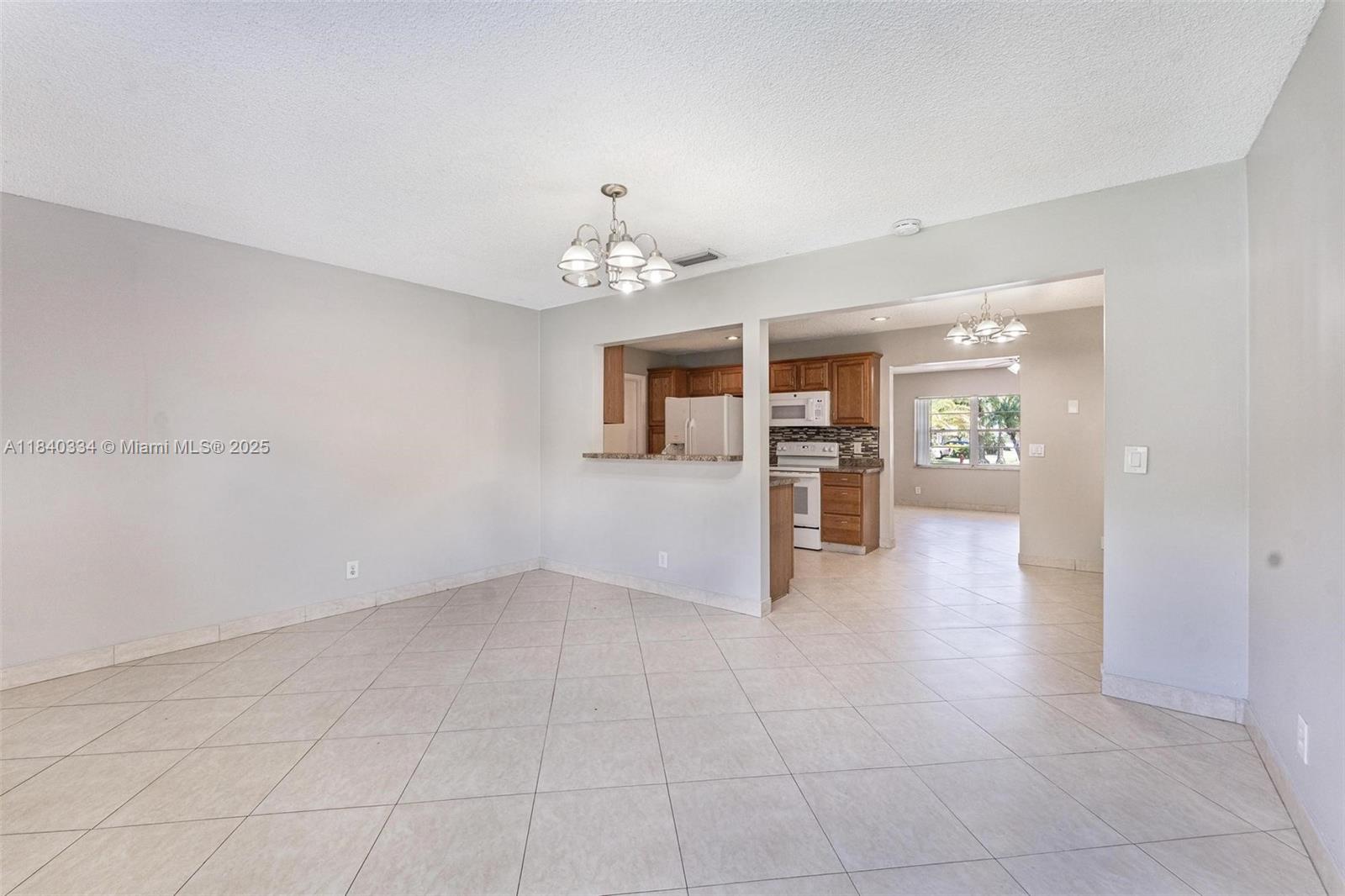 9285 Affirmed Lane Boca Raton, FL 33496 - Photo 13 of 32 Gallery Image 13