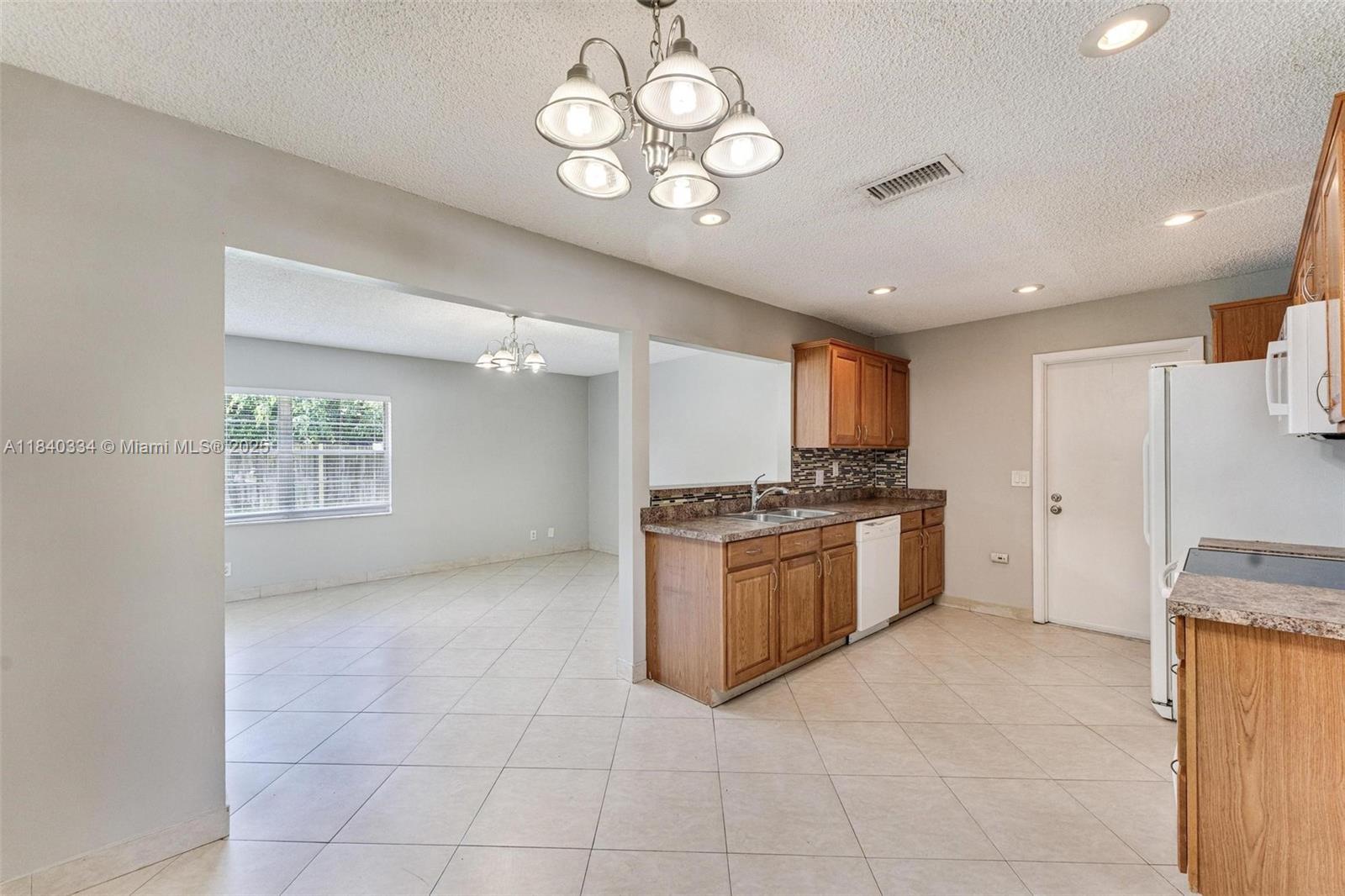 9285 Affirmed Lane Boca Raton, FL 33496 - Photo 4 of 32 Gallery Image 4