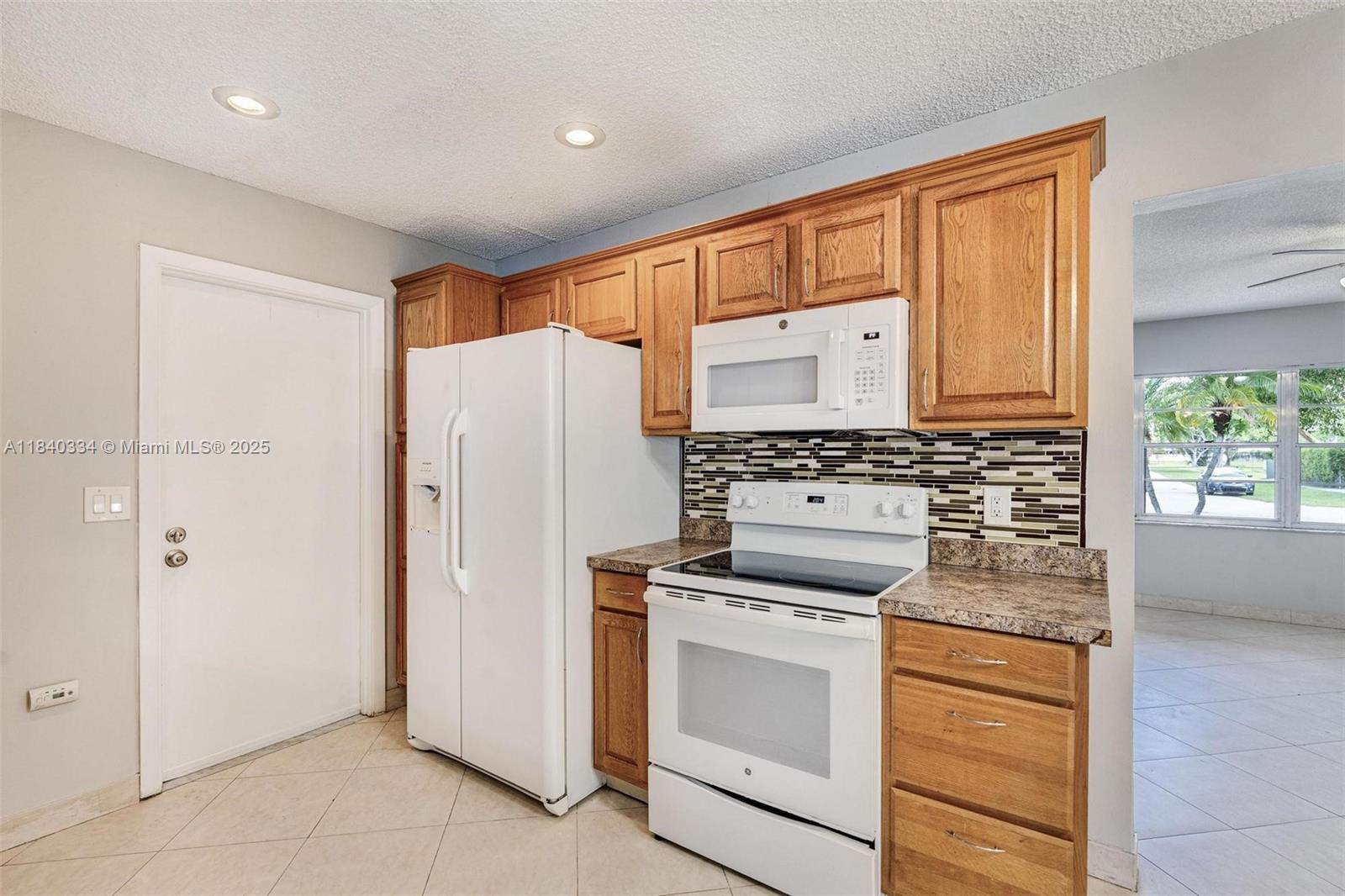 9285 Affirmed Lane Boca Raton, FL 33496 - Photo 7 of 32 Gallery Image 7