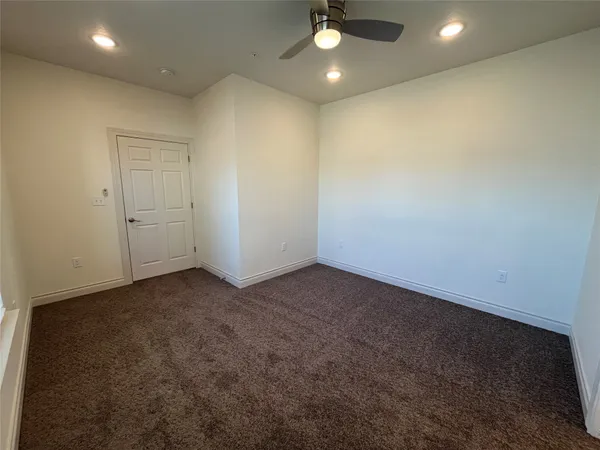 $2,000 | 2105 Tiger Trail, Unit 602, Round Rock, TX 78664