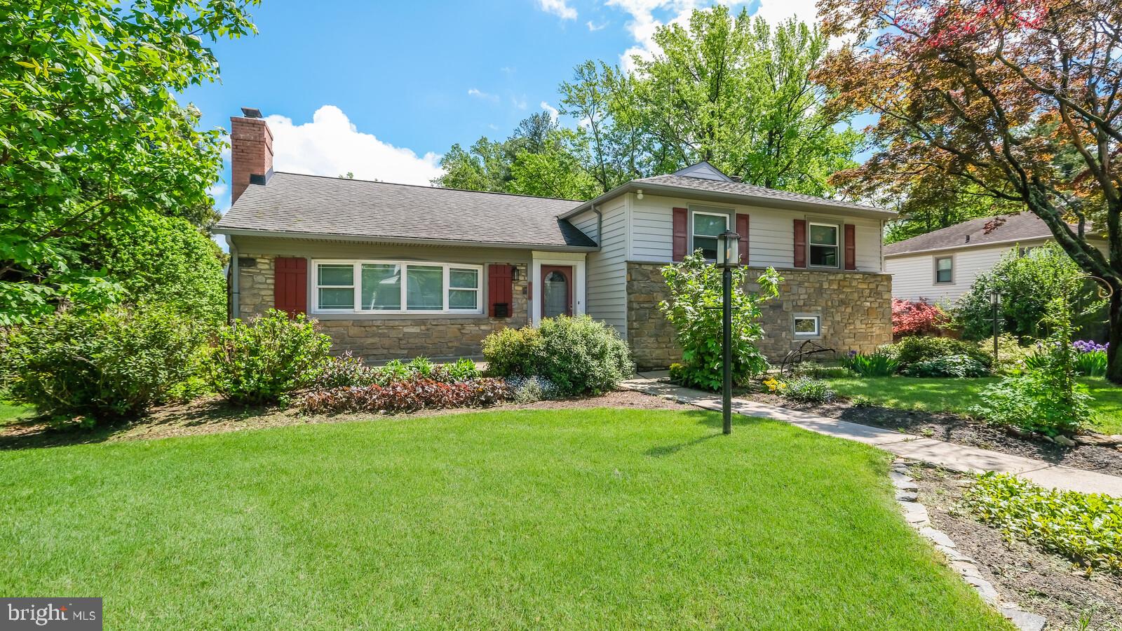 208 Fairhill Road Morton, PA 19070 - Photo 1 of 45