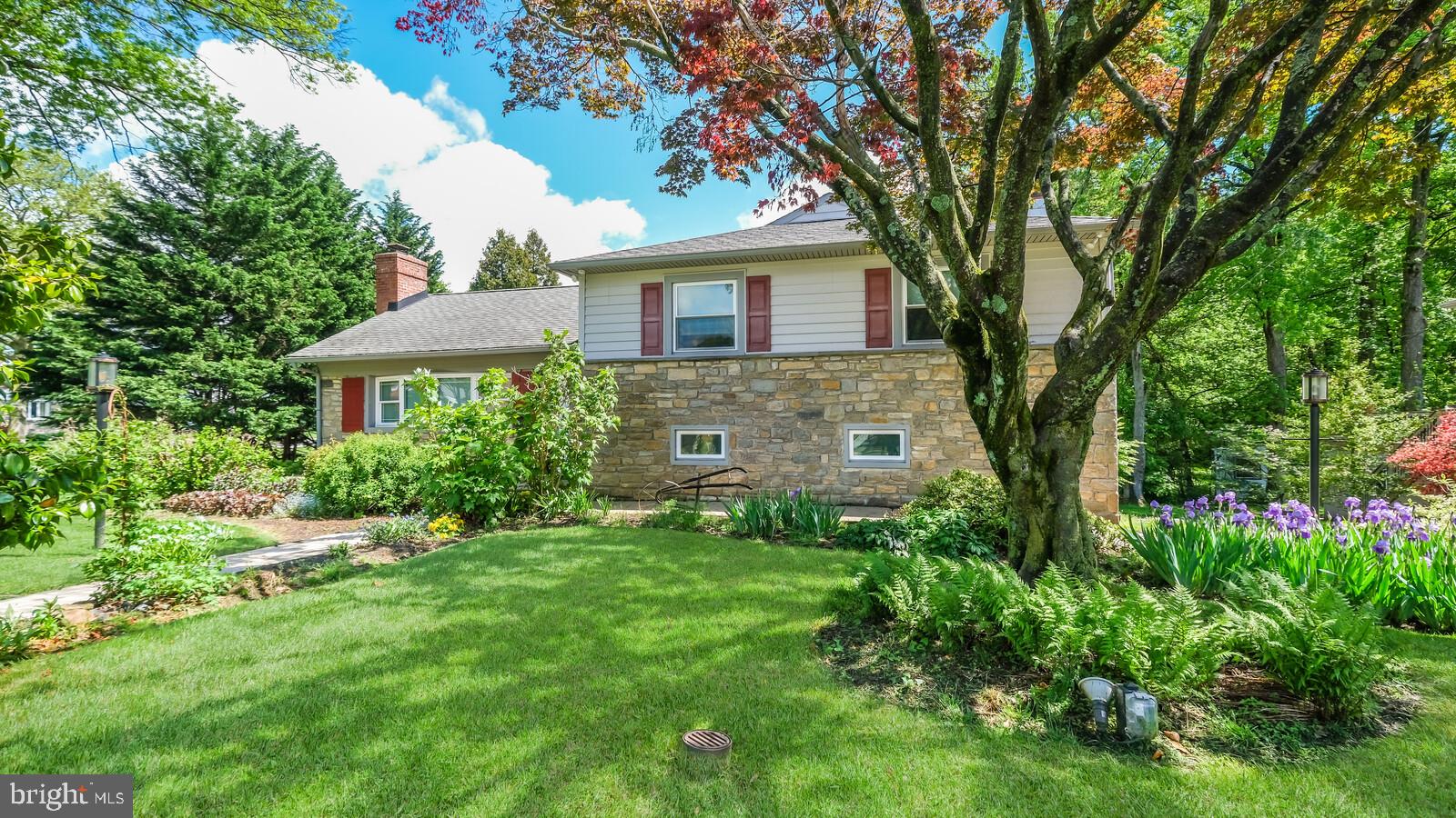 208 Fairhill Road Morton, PA 19070 - Photo 2 of 45