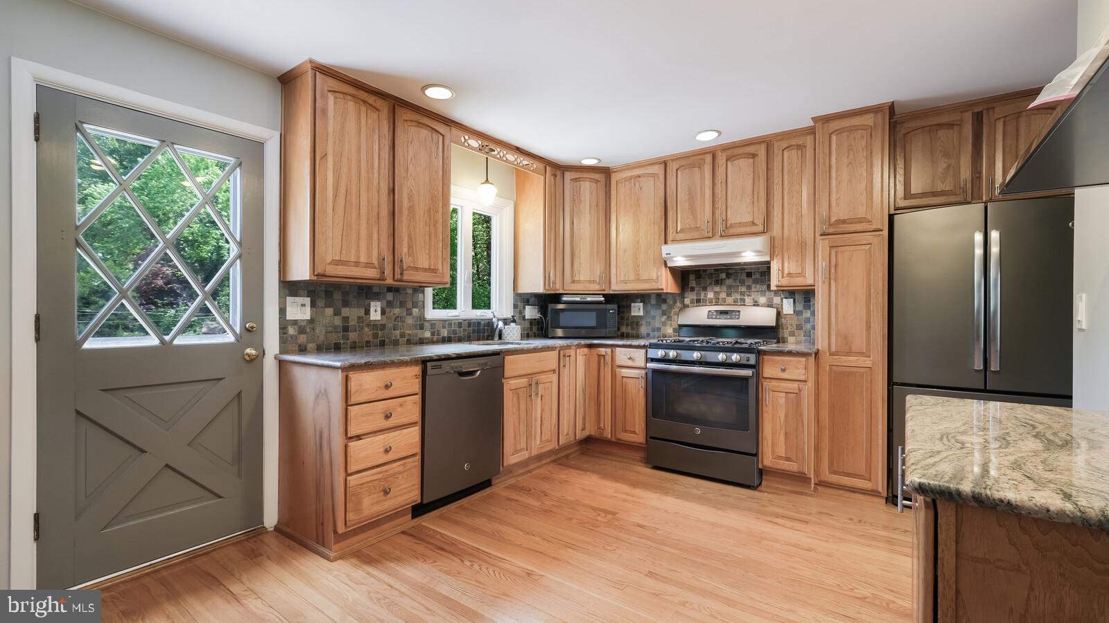208 Fairhill Road Morton, PA 19070 - Photo 13 of 45