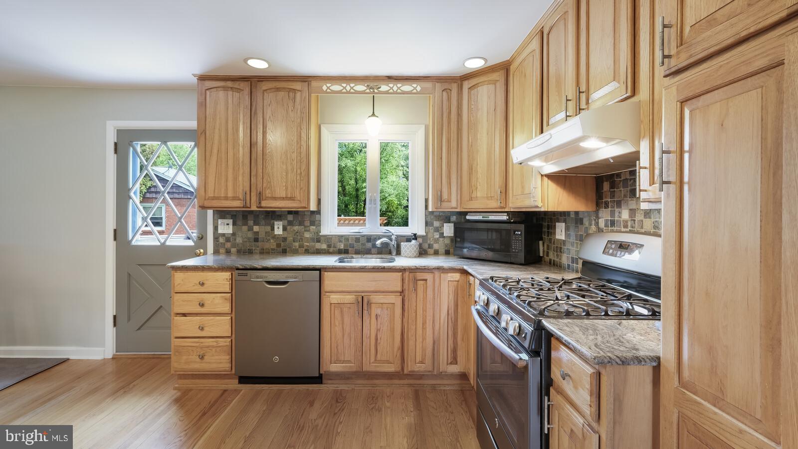 208 Fairhill Road Morton, PA 19070 - Photo 16 of 45