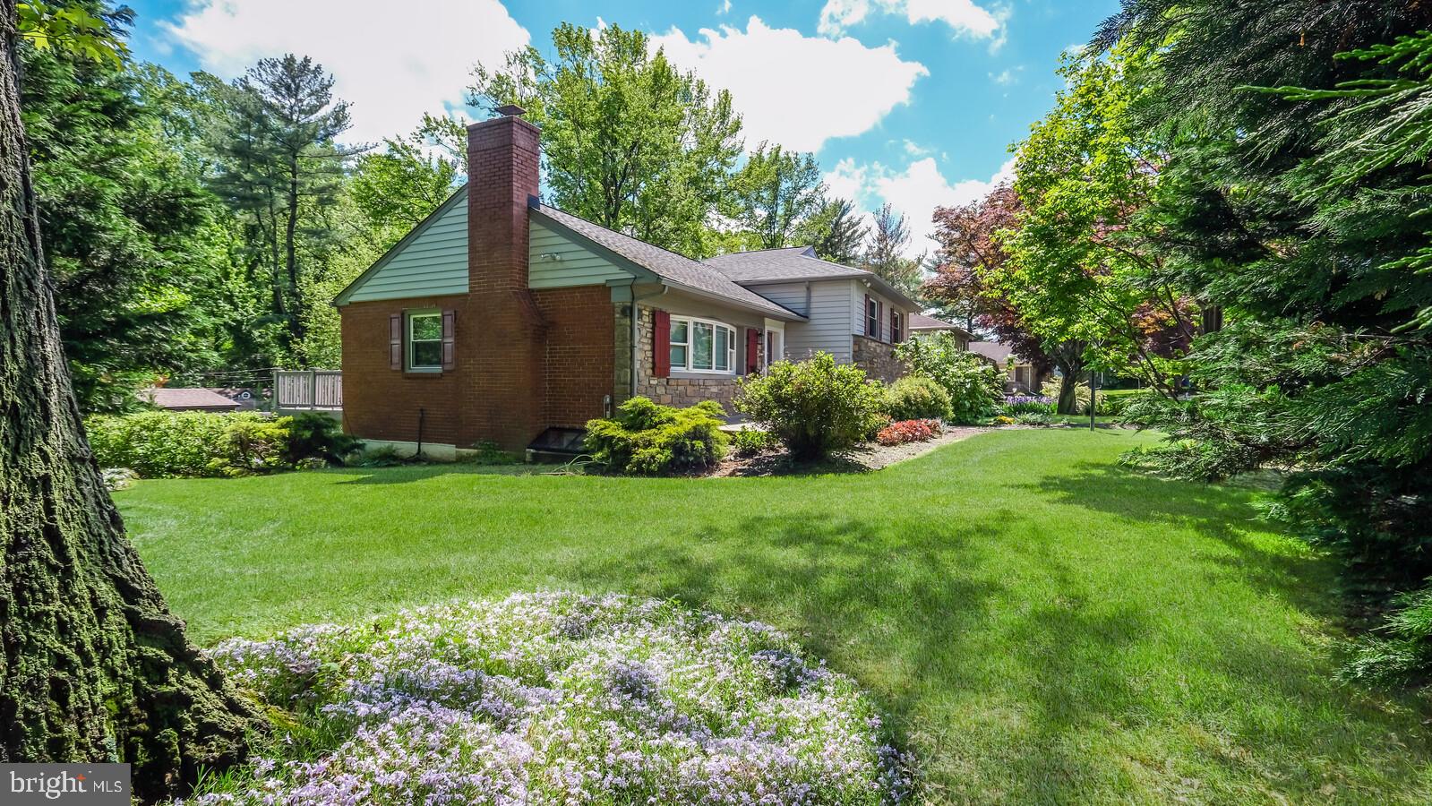 208 Fairhill Road Morton, PA 19070 - Photo 4 of 45