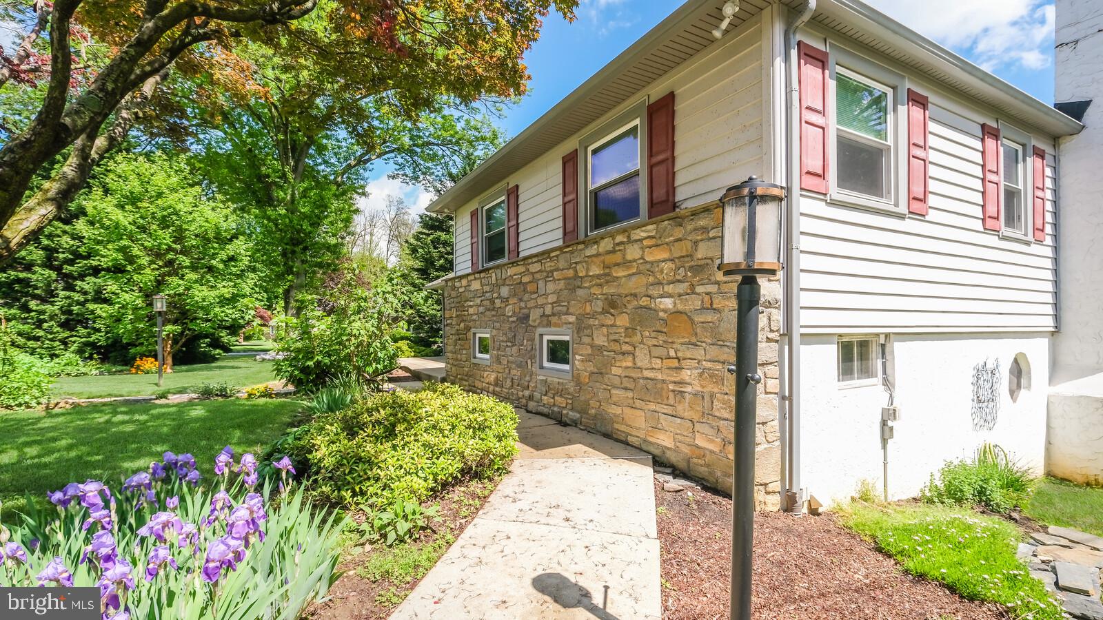 208 Fairhill Road Morton, PA 19070 - Photo 5 of 45