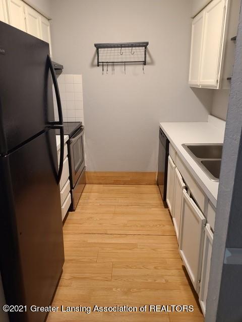 1747 Maple Ridge Road, Unit 9 Haslett, MI 48840 - Photo 6 of 13 kitchen