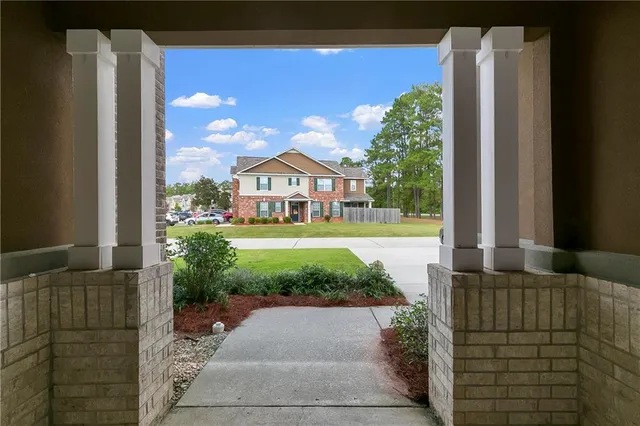 $2,150 | 203 Snowy Egret Court, Madisonville, LA 70447