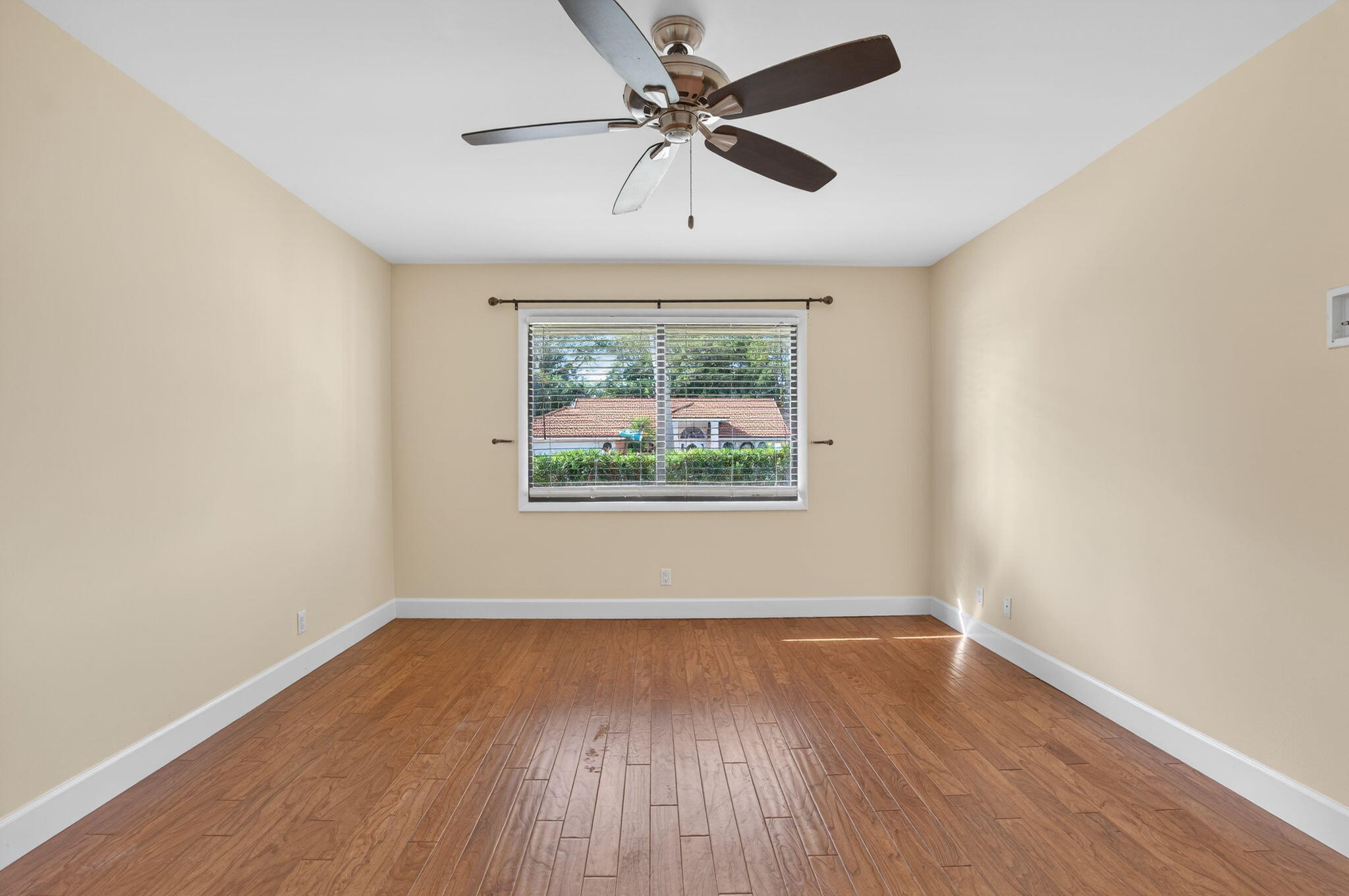 28 Hickory Hill Road Tequesta, FL 33469 - Photo 16 of 30 28 HH MBR 42-web-or-mls-_MLP1249