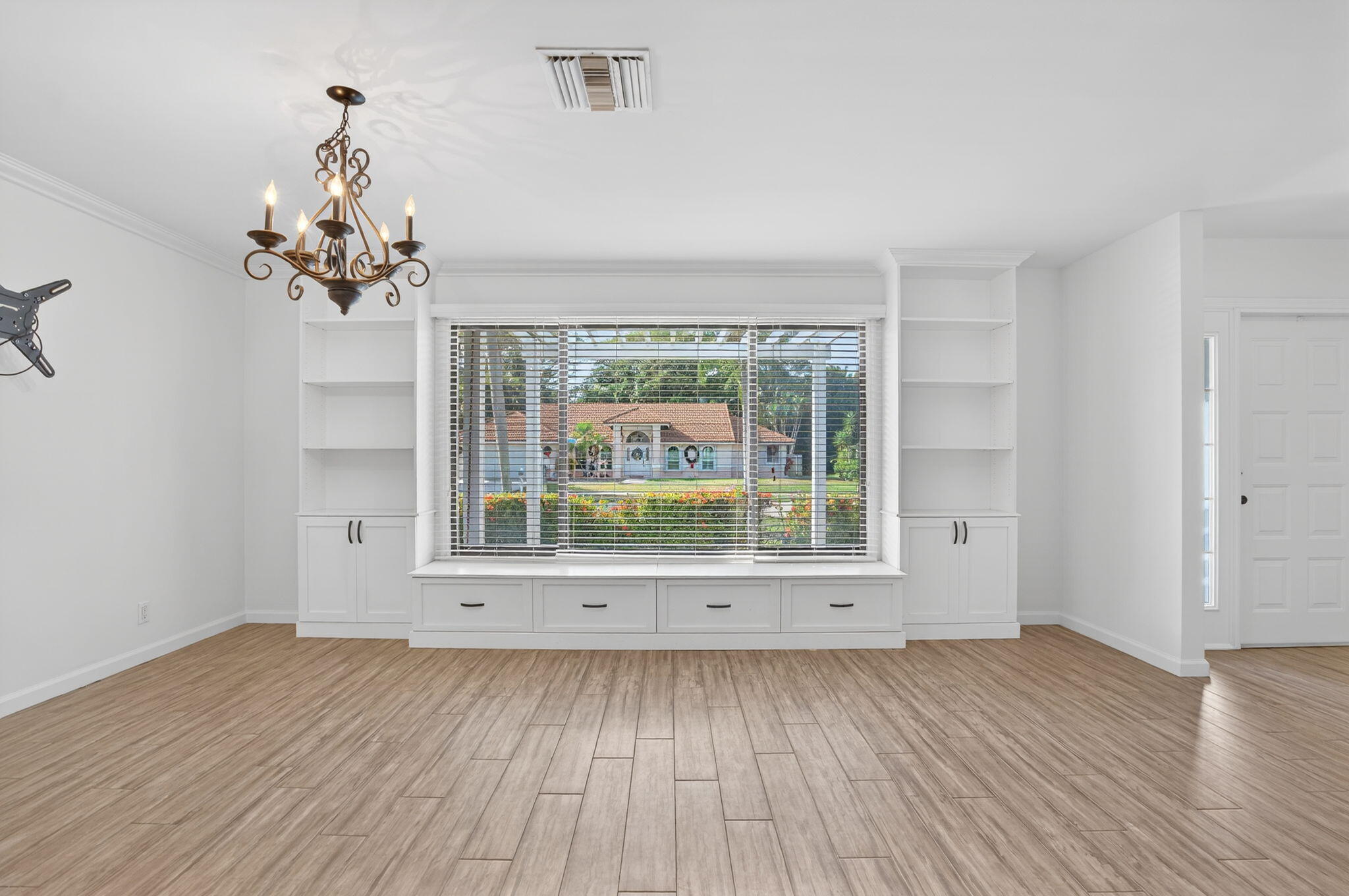 28 Hickory Hill Road Tequesta, FL 33469 - Photo 22 of 30 28 HH FRONT WINDOW 28-web-or-mls-_MLP131