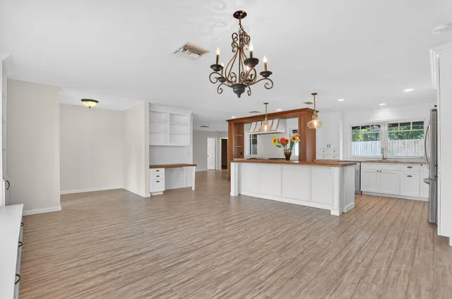 $849,000 | 28 Hickory Hill Road, Tequesta, FL 33469