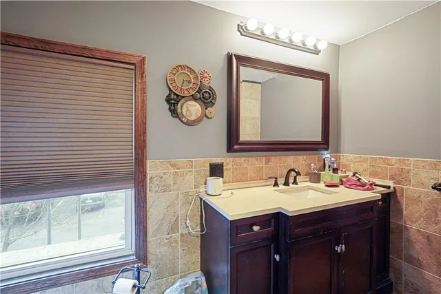 $850,000 | 18 South Main Street, Coventry, RI 02816