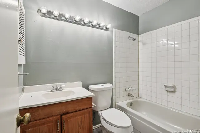 $265,000 | 8203 Phoenix Avenue, Universal City, TX 78148