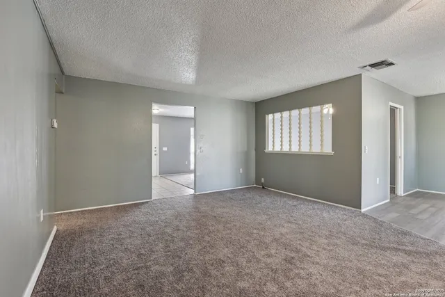 $265,000 | 8203 Phoenix Avenue, Universal City, TX 78148