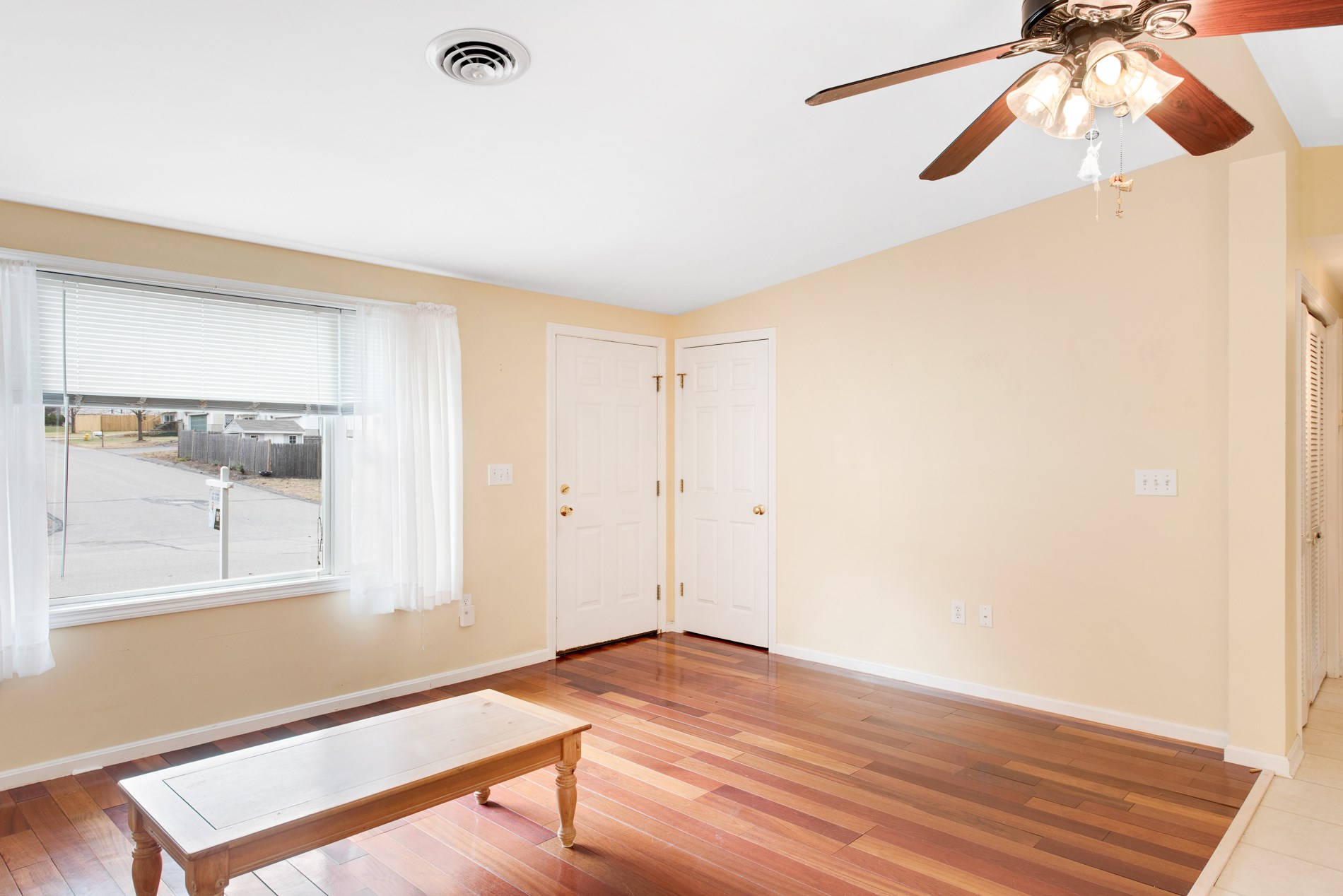 18 Delaware Road Nashua, NH 03062 - Photo 3 of 23