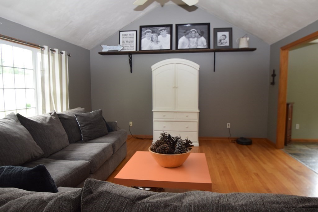 14 Morton Road Randolph, MA 02368 - Photo 9 of 30 Gallery Image 9