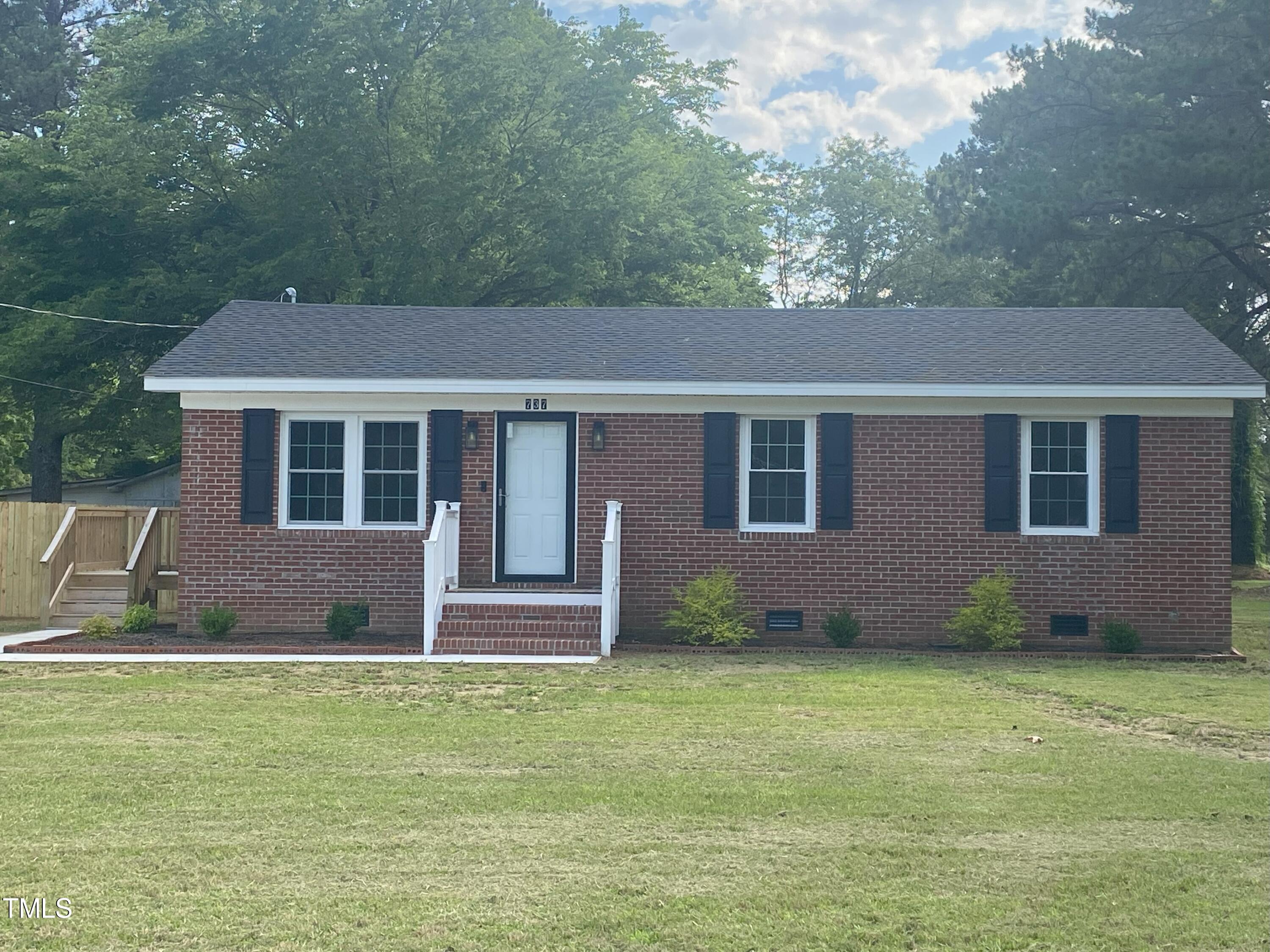 737 Folly Road Plymouth, NC 27962 - Photo 2 of 23 Front View 2