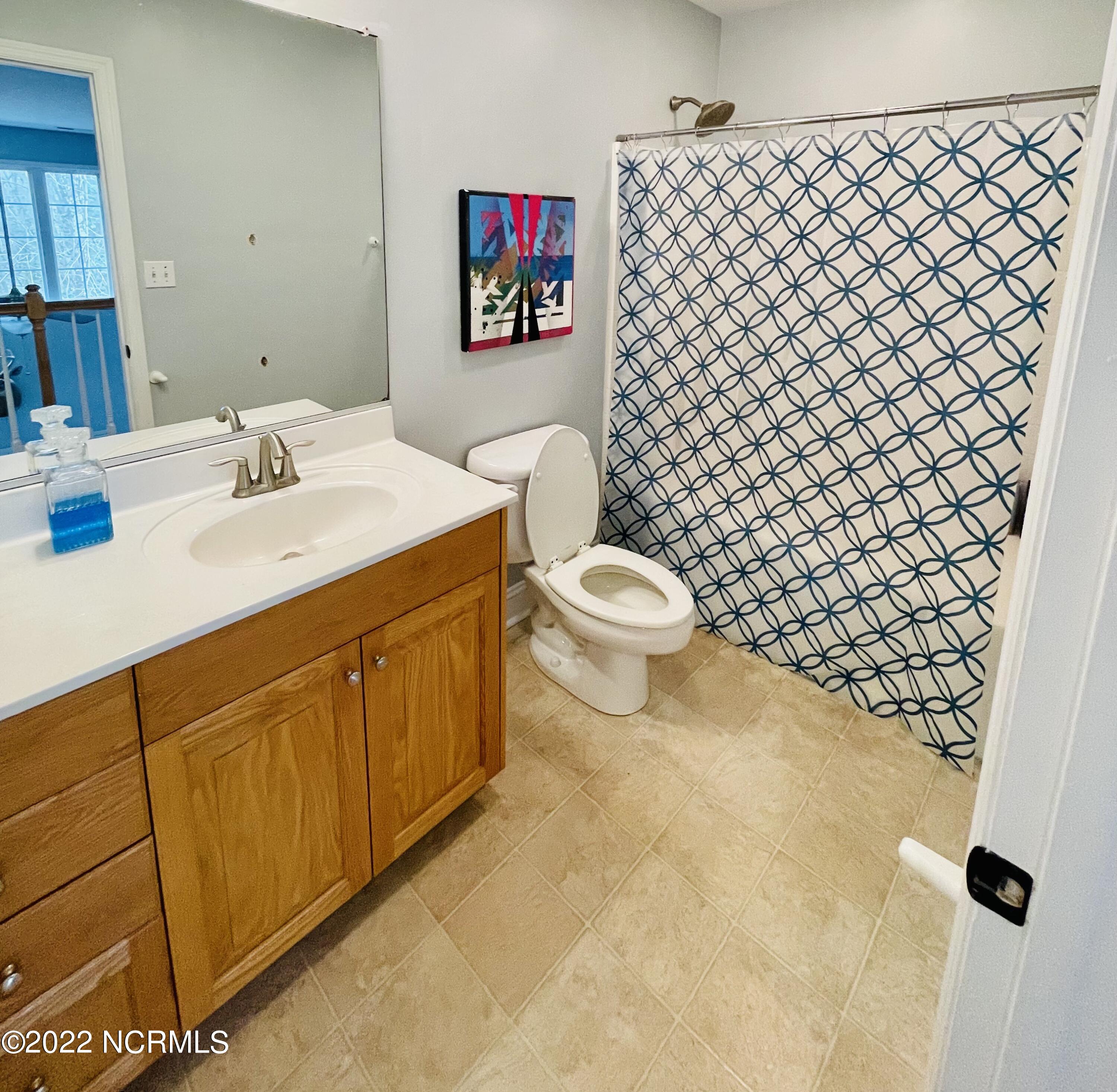 975 Hardesty Farm Road Newport, NC 28570 - Photo 9 of 11 Bath