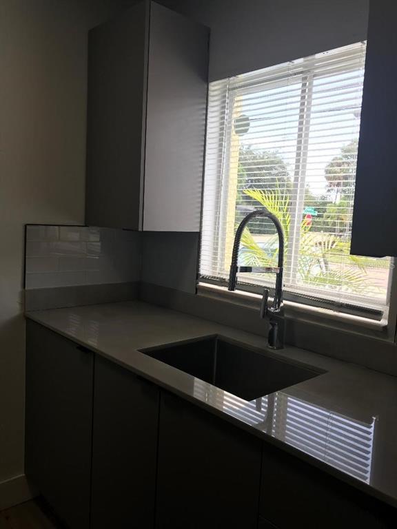 3206 West Azeele Street, Unit 102 Tampa, FL 33609 - Photo 6 of 13