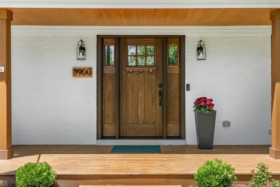 3900 Rugen Road Glenview, IL 60025 - Photo 3 of 44 a view of entryway