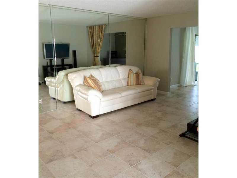 9176 Affirmed Lane Boca Raton, FL 33496 - Photo 6 of 24 Living Room