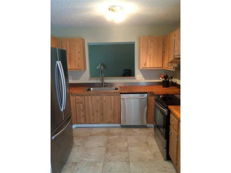 9176 Affirmed Lane Boca Raton, FL 33496 - Photo 9 of 24 Kitchen