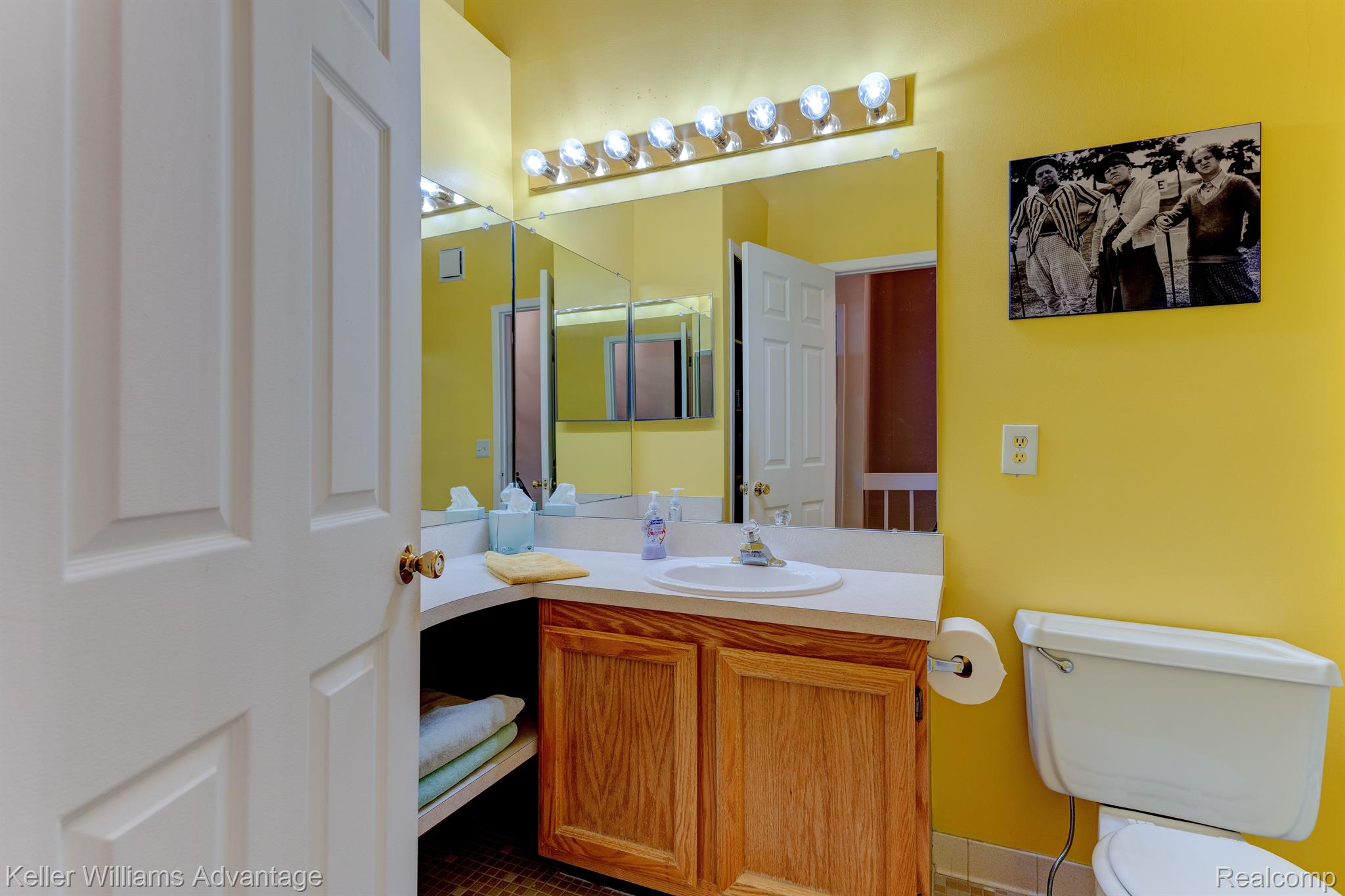 22212 Pondview Novi, MI 48375 - Photo 17 of 28 Gallery Image 17