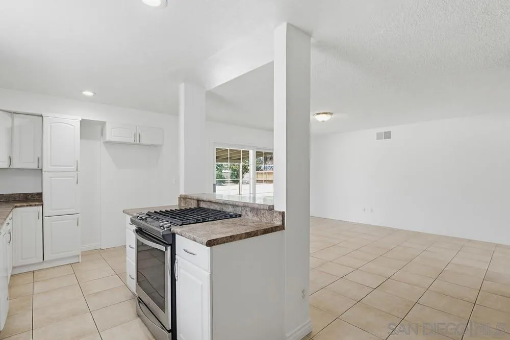 12838 Montauk Street Poway, CA 92064 - Photo 8 of 31 Dining Room