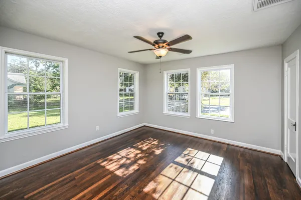 $1,295 | 500 Alford Street, Baytown, TX 77520