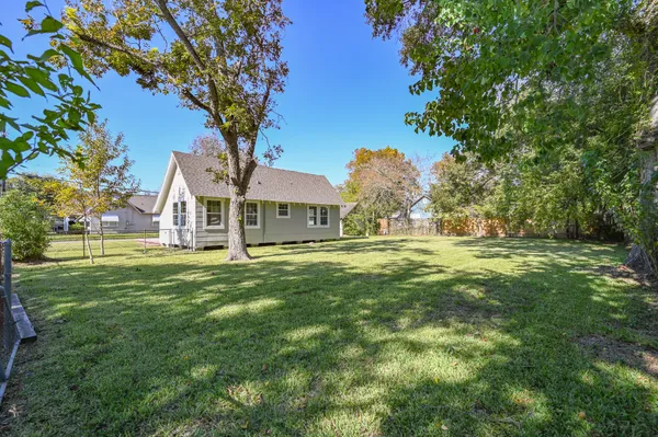 $1,295 | 500 Alford Street, Baytown, TX 77520