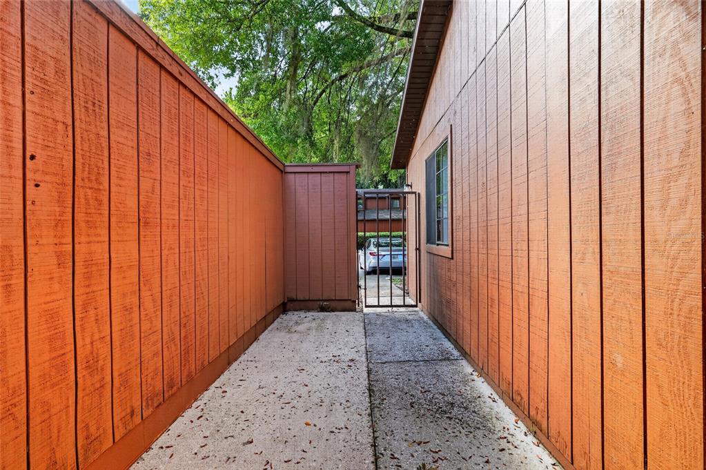 5846 Southwest 9th Place Gainesville, FL 32607 - Photo 7 of 40 Gallery Image 7