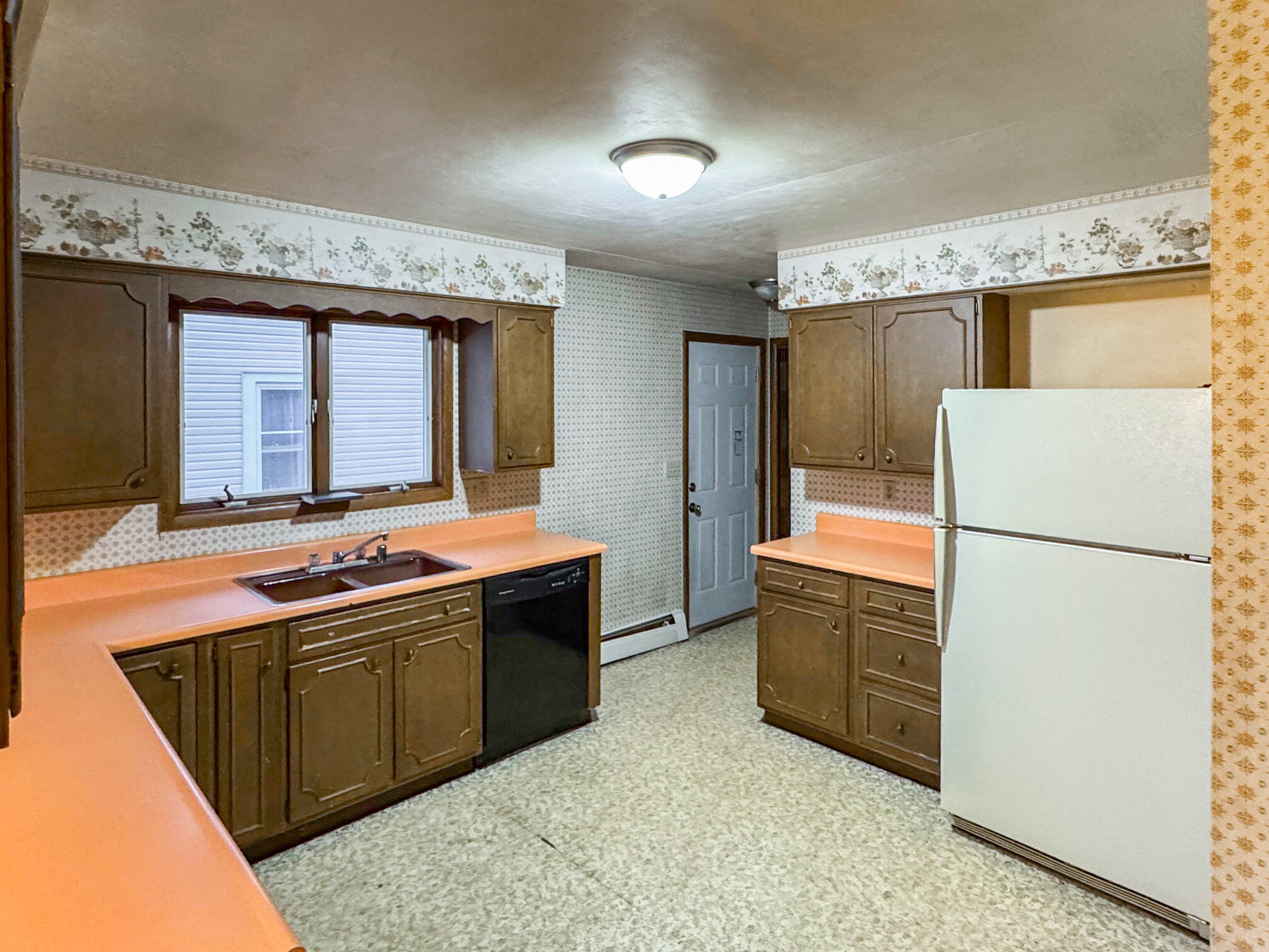 718 South 22nd Street Manitowoc, WI 54220 - Photo 10 of 22 IMG_5506