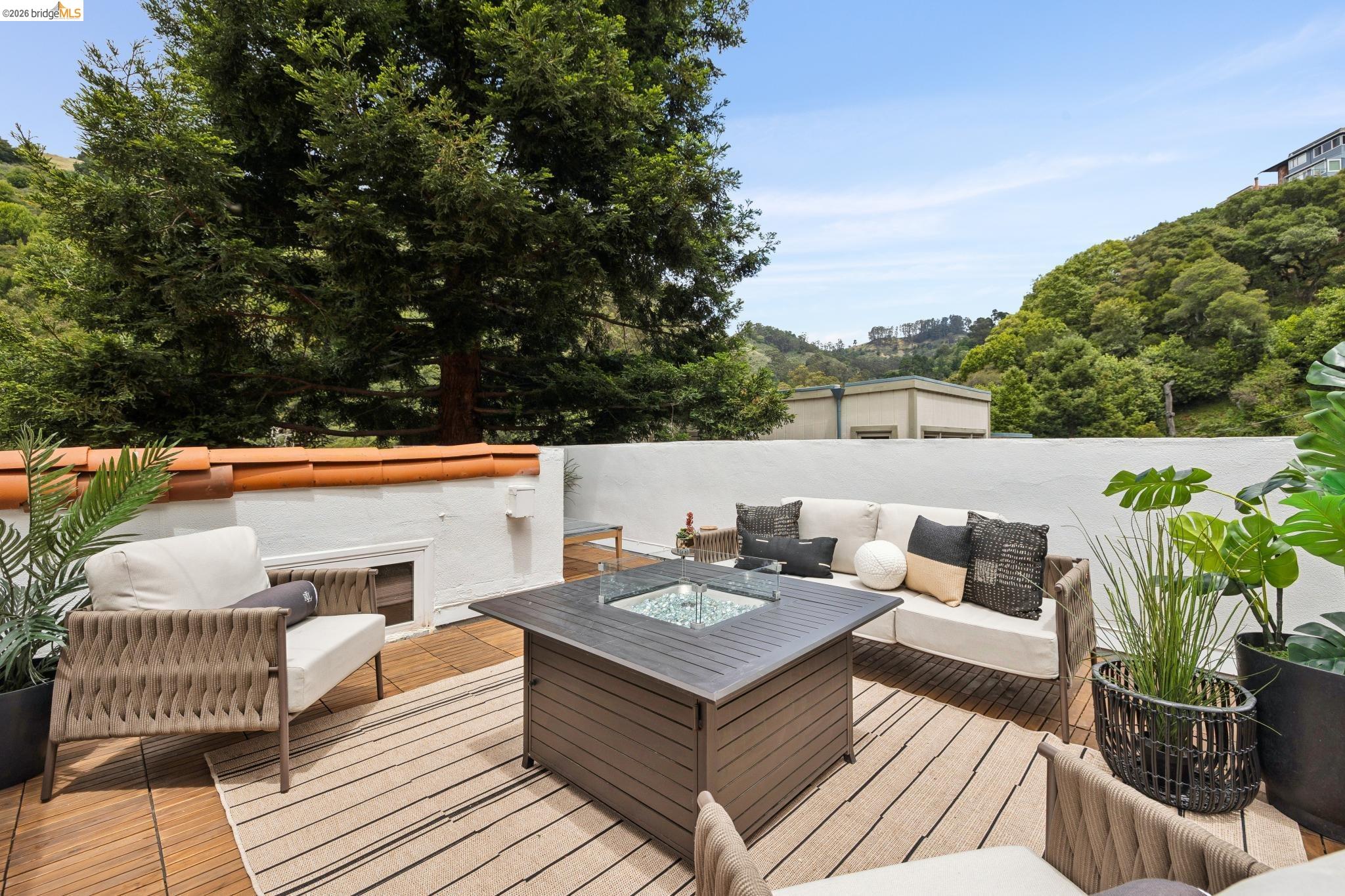 1053 Rispin Drive Berkeley, CA 94705 - Photo 38 of 63