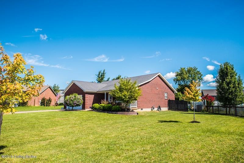 646 Forest Ridge Drive Mount Washington, KY 40047 - Photo 2 of 15 A1S_9257