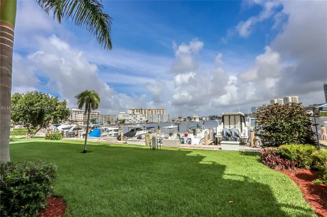 $387,000 | 126 Golden Isles Drive, Unit 32A, Hallandale Beach, FL 33009