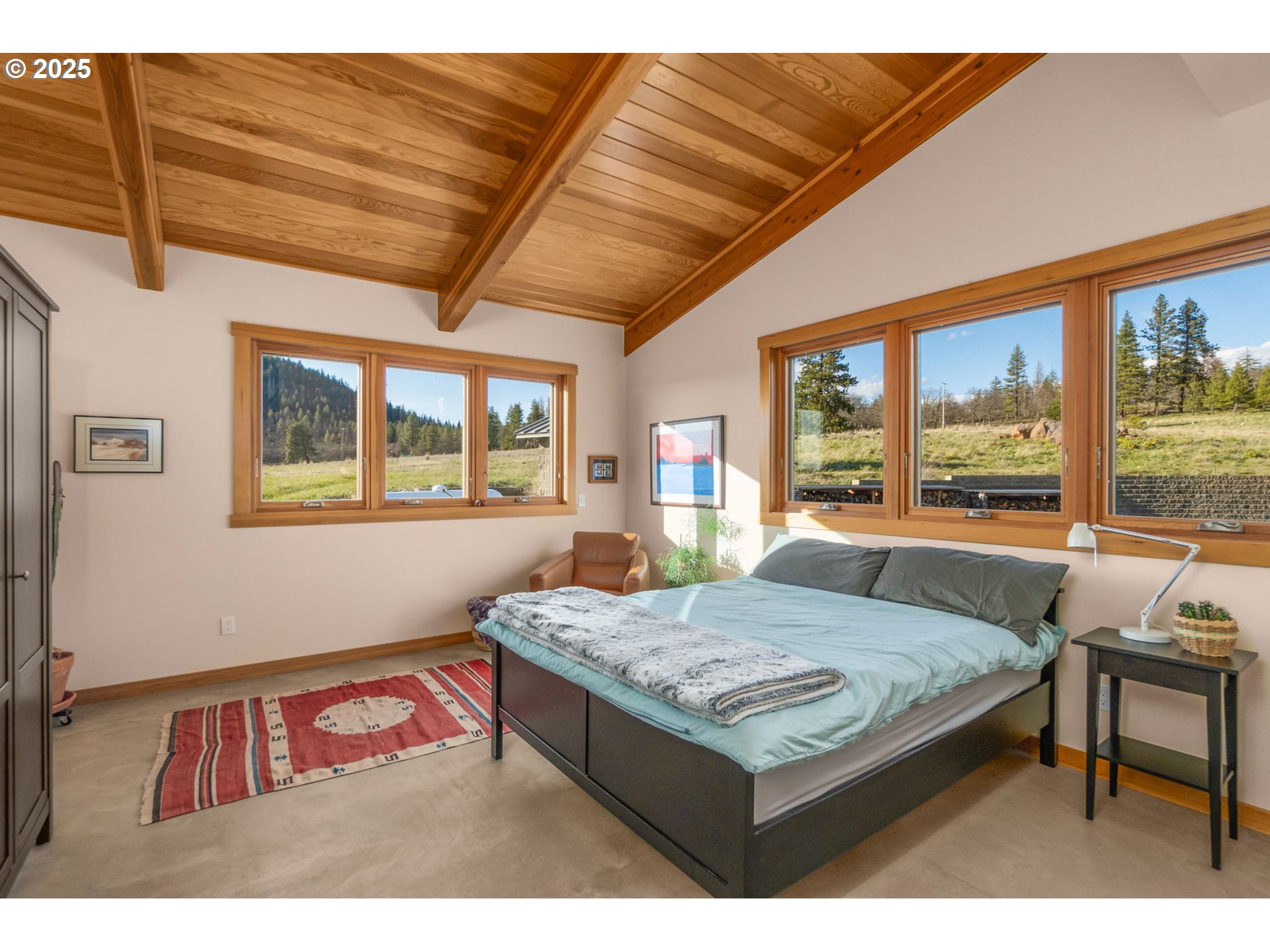 505 Knight Road Goldendale, WA 98620 - Photo 17 of 41 a living room with granite countertop furniture and floor to ceiling window