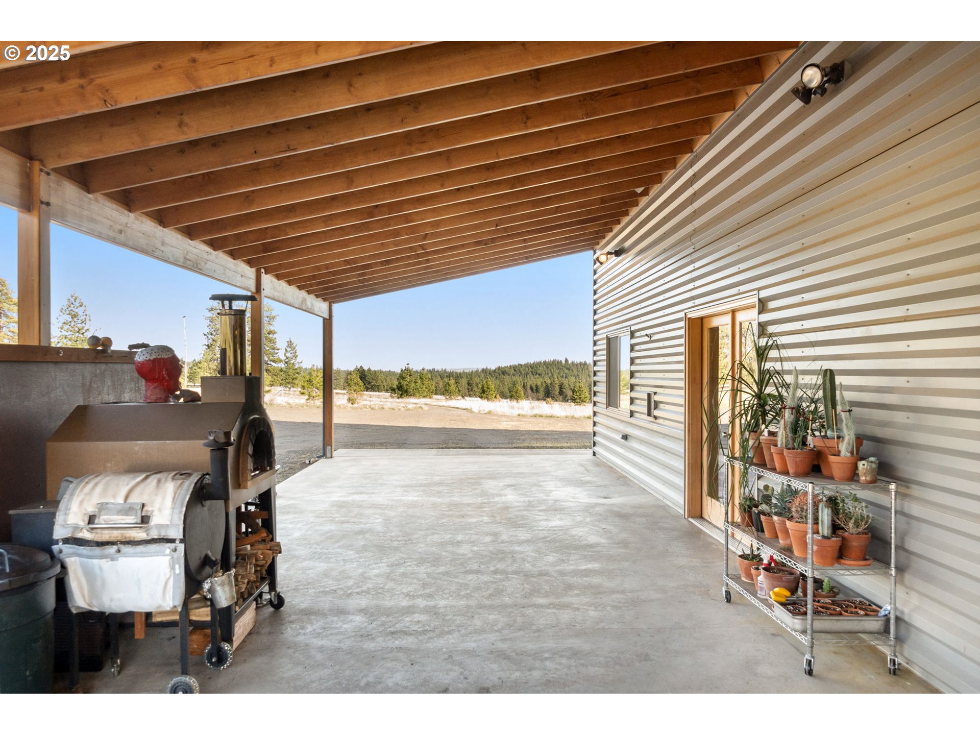 505 Knight Road Goldendale, WA 98620 - Photo 32 of 41 a view of a room with gym equipment