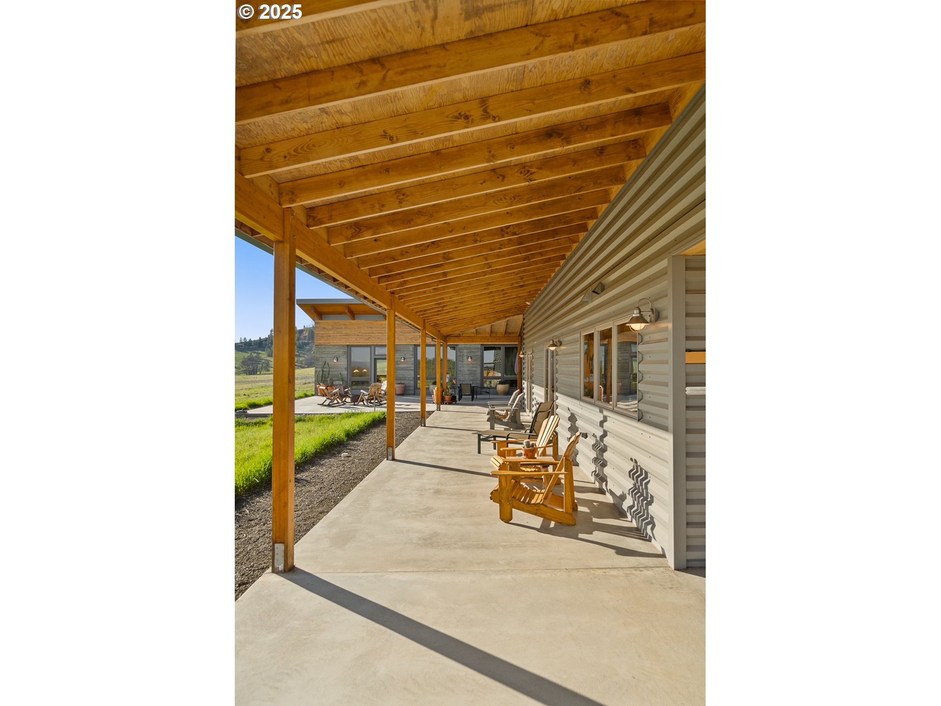 505 Knight Road Goldendale, WA 98620 - Photo 33 of 41 a view of a living room with a balcony