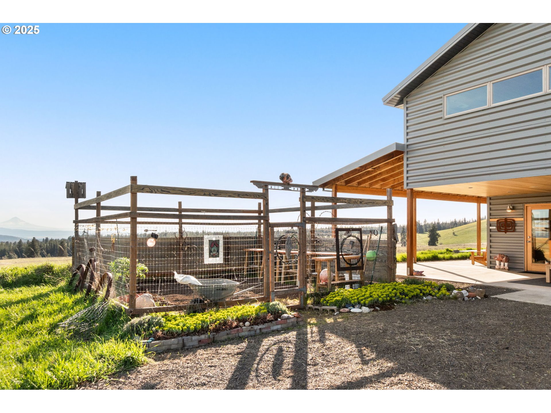 505 Knight Road Goldendale, WA 98620 - Photo 37 of 41 a view of a swimming pool with outdoor seating