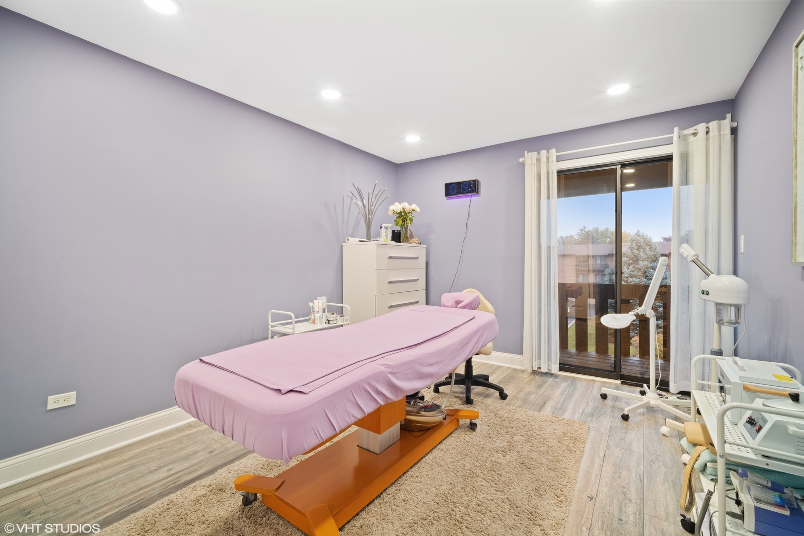 320 Sheridan Drive, Unit 2C Willowbrook, IL 60527 - Photo 12 of 20 a bedroom with a bed and a large window