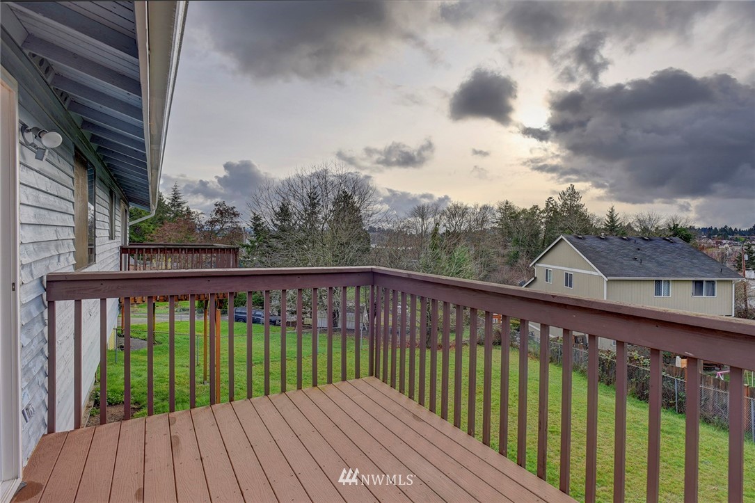 2801 Sierra Road Bremerton, WA 98310 - Photo 15 of 23 a view of roof deck