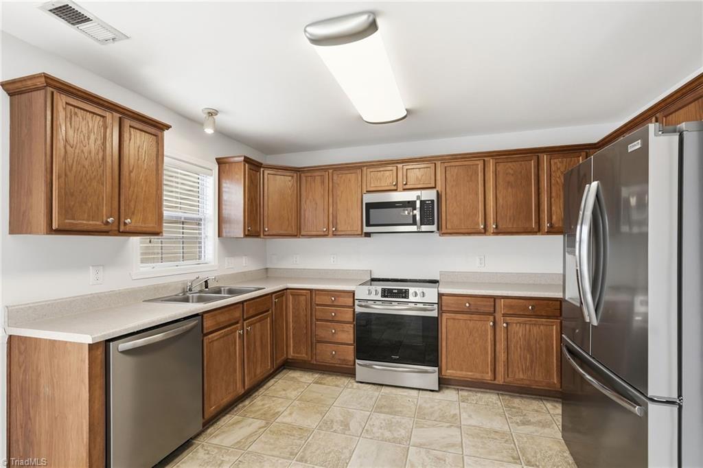 465 Ansley Way High Point, NC 27265 - Photo 11 of 30