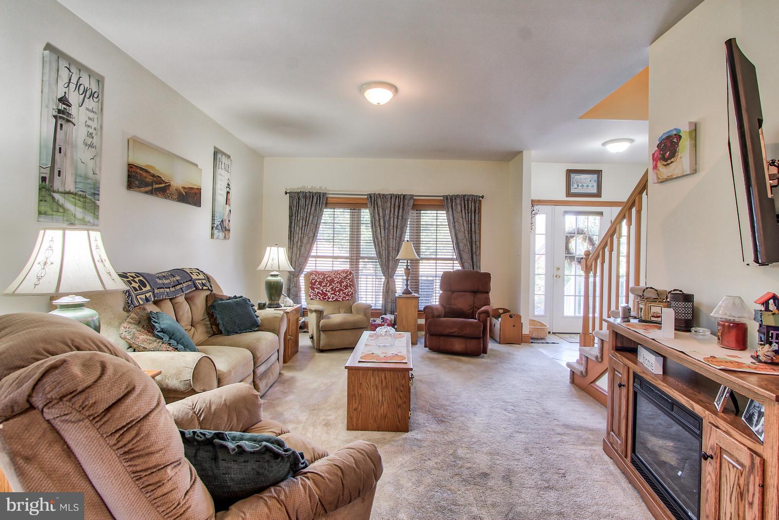 7416 Pigeon Hill Road Spring Grove, PA 17362 - Photo 4 of 29