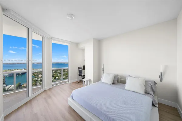 $5,700 | 4775 Collins Avenue, Unit PH4306, Miami Beach, FL 33140