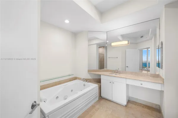 $5,700 | 4775 Collins Avenue, Unit PH4306, Miami Beach, FL 33140
