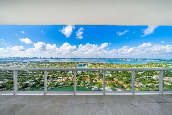 $5,700 | 4775 Collins Avenue, Unit PH4306, Miami Beach, FL 33140