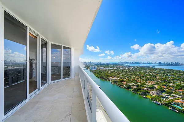 $5,700 | 4775 Collins Avenue, Unit PH4306, Miami Beach, FL 33140