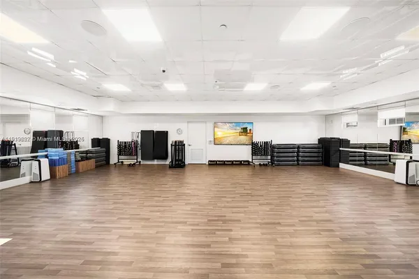 $5,700 | 4775 Collins Avenue, Unit PH4306, Miami Beach, FL 33140