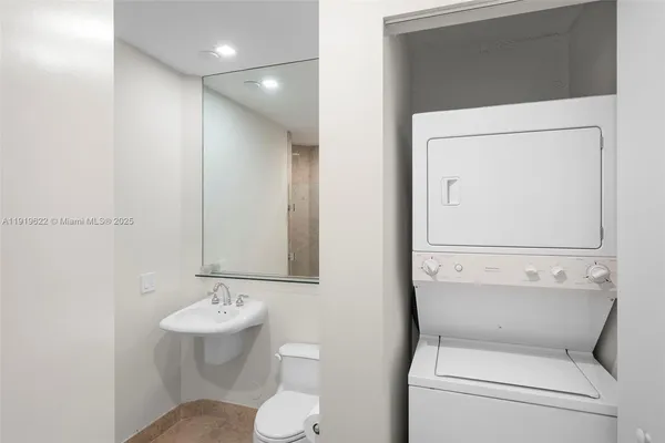 $5,700 | 4775 Collins Avenue, Unit PH4306, Miami Beach, FL 33140
