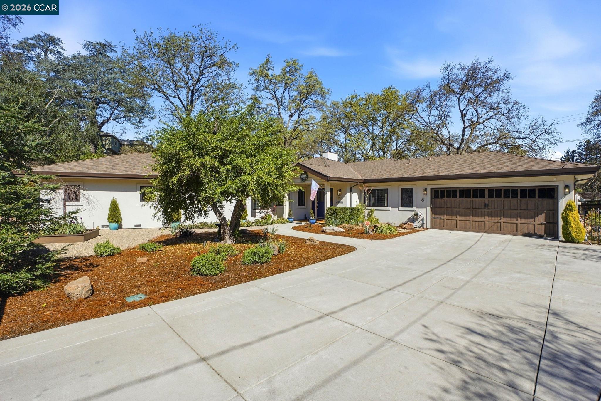 8 Simo Street Alamo, CA 94507 - Photo 4 of 41 Driveway